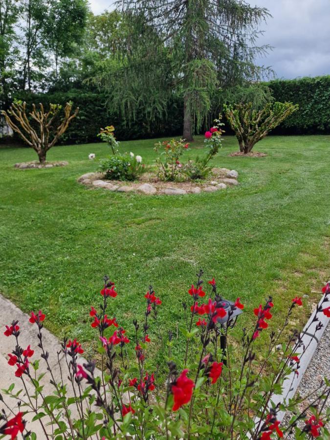 Gite L'Enclos O Rendez-Vous Roquefeuil-Pays De Sault- Avec Jardin Exterior foto